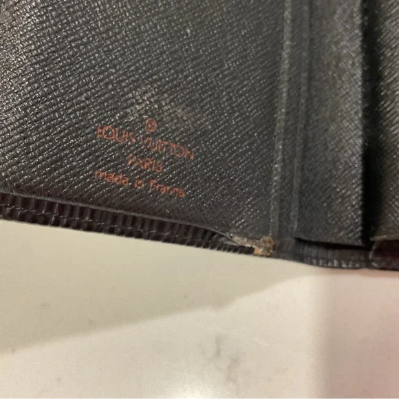 Louis Vuitton EPI Kisslock Wallet Black - Picture 16 of 16